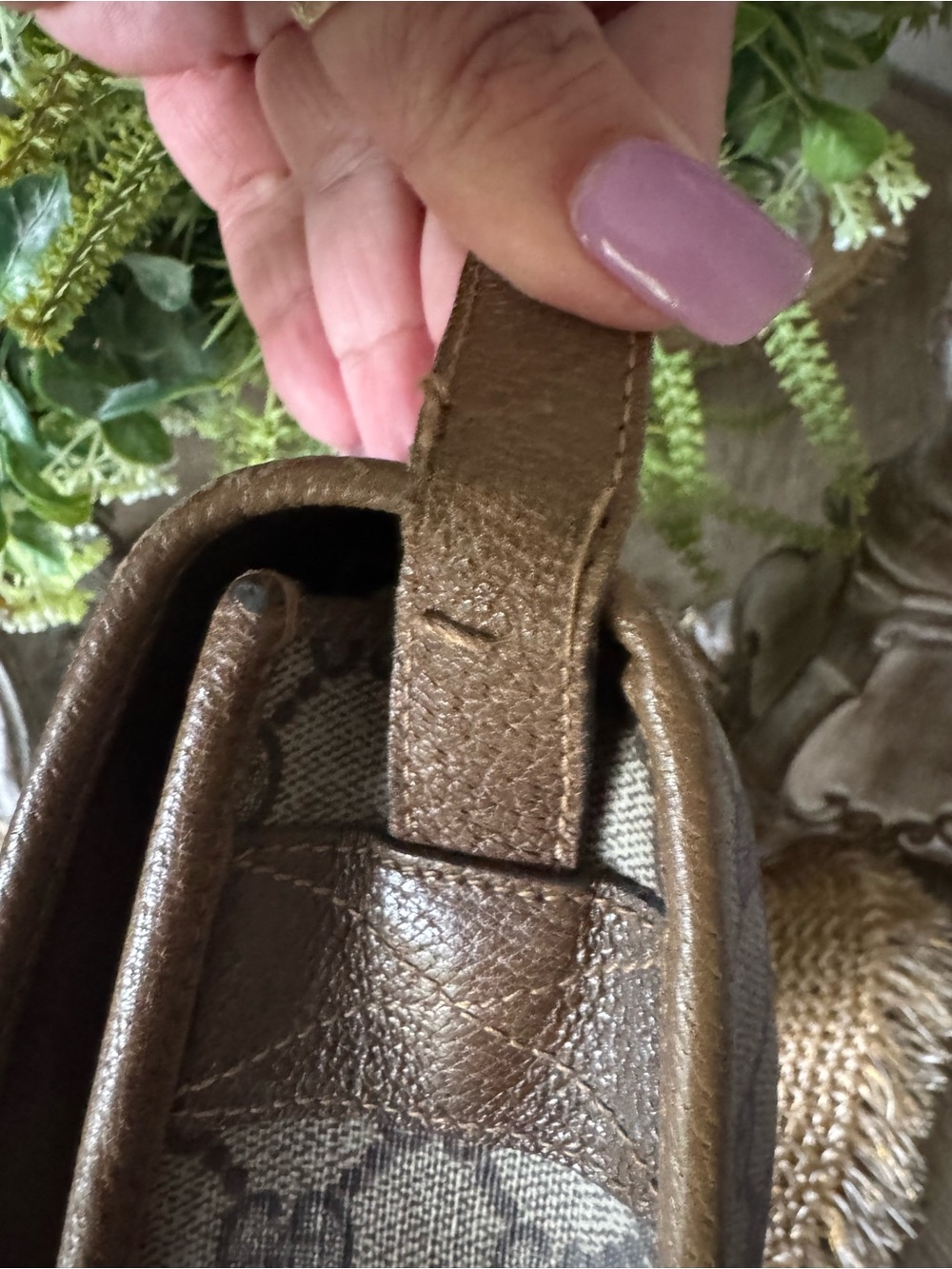Gucci VINTAGE GG Supreme Canvas Crossbody w/ Web Stripe Good Preloved Condition - Picture 8 of 15